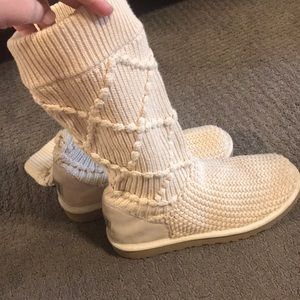 💥SOLD💥 on Facebook Sweater UGGs